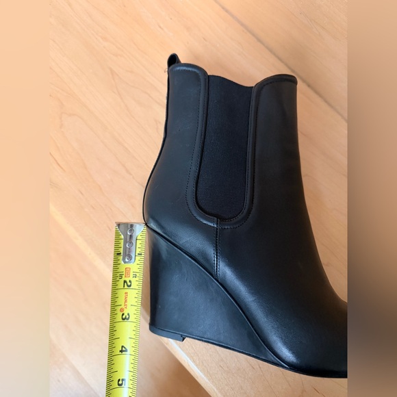 VERONICA BEARD Iluska Black Leather Wedge Chelsea Ankle Boots Size 6.5 - Picture 11 of 13